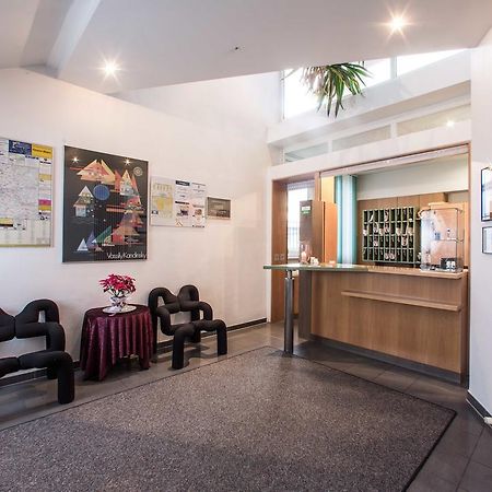 Hotel An Der Waldstrasse Groß-Zimmern المظهر الخارجي الصورة